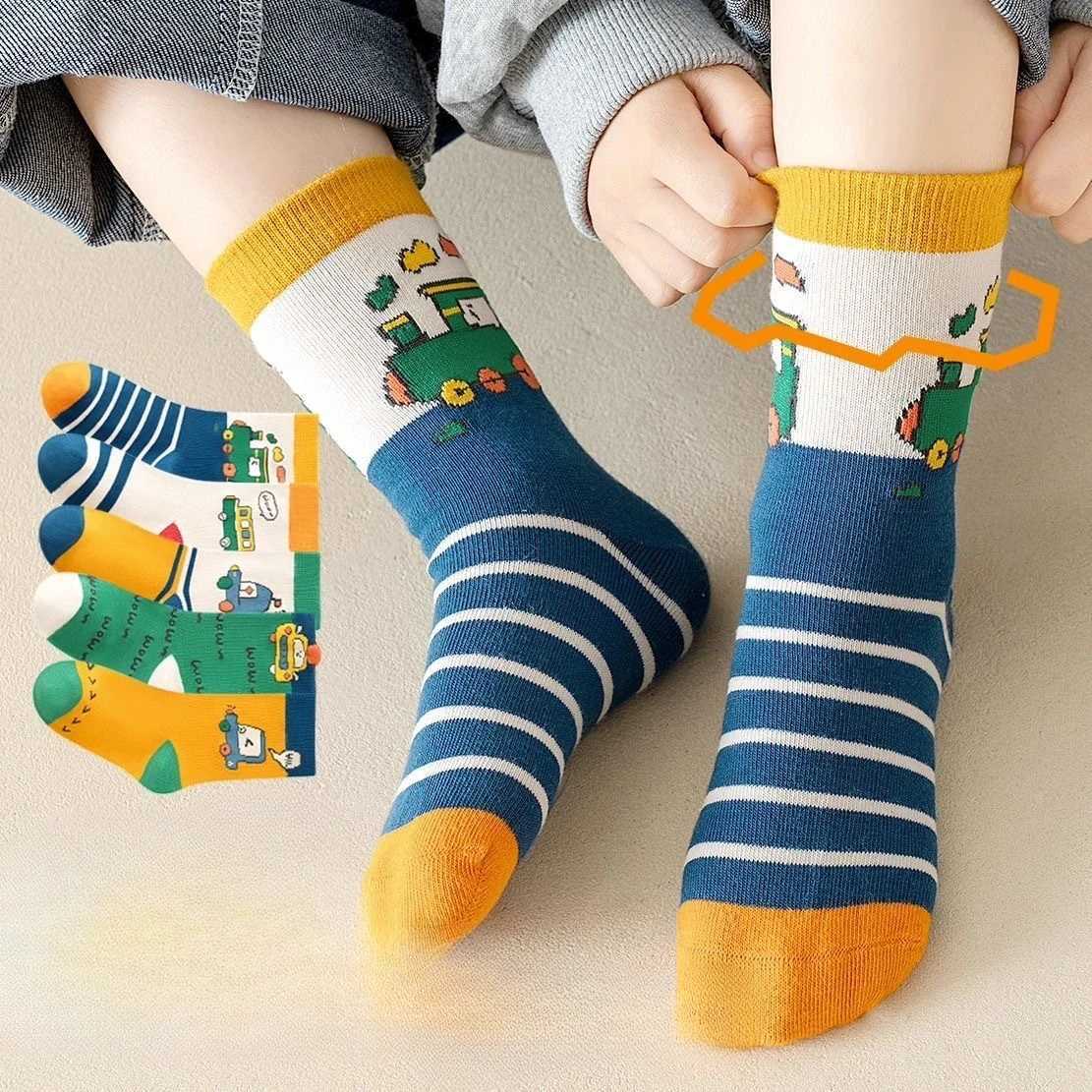 5 pairs of autumn and winter season new childrens sports cartoon printing Korean version fully matched socks trendW240715