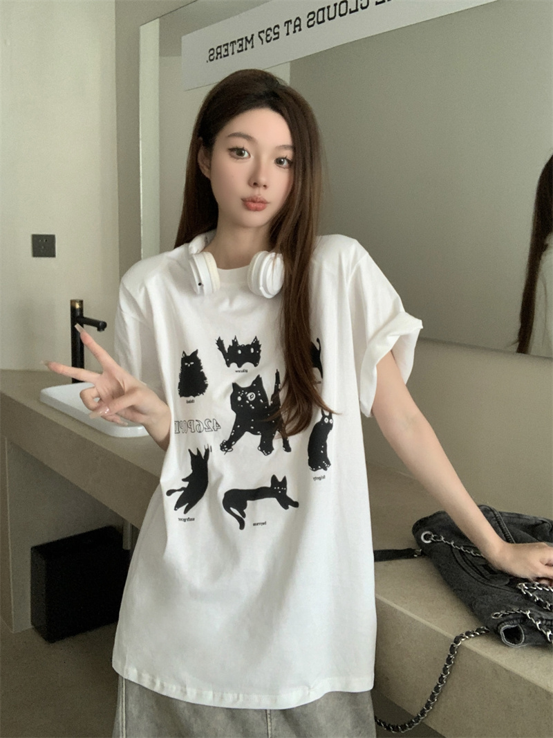 Sweet lovely spring summer, age reducing and loose cartoon cat print shoulder pad short sleeved T-shirt for women's top trend