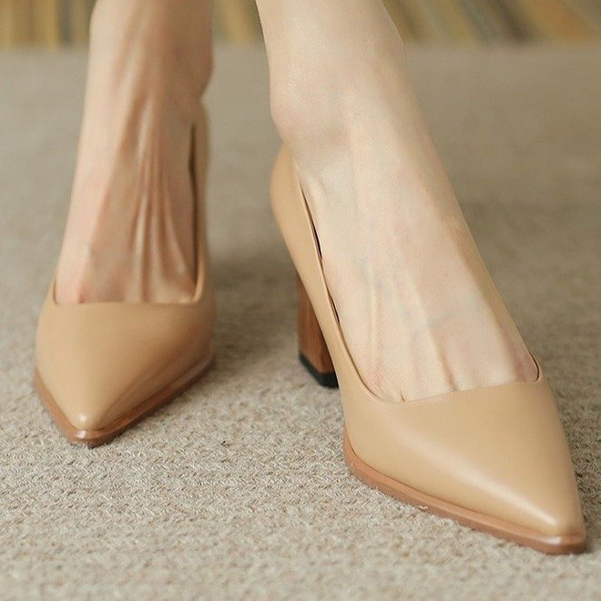 hot Point Heels: Designer High Heels in Black & White, Early Autumn Pointed-Toe Thick Heel Women's Shoes