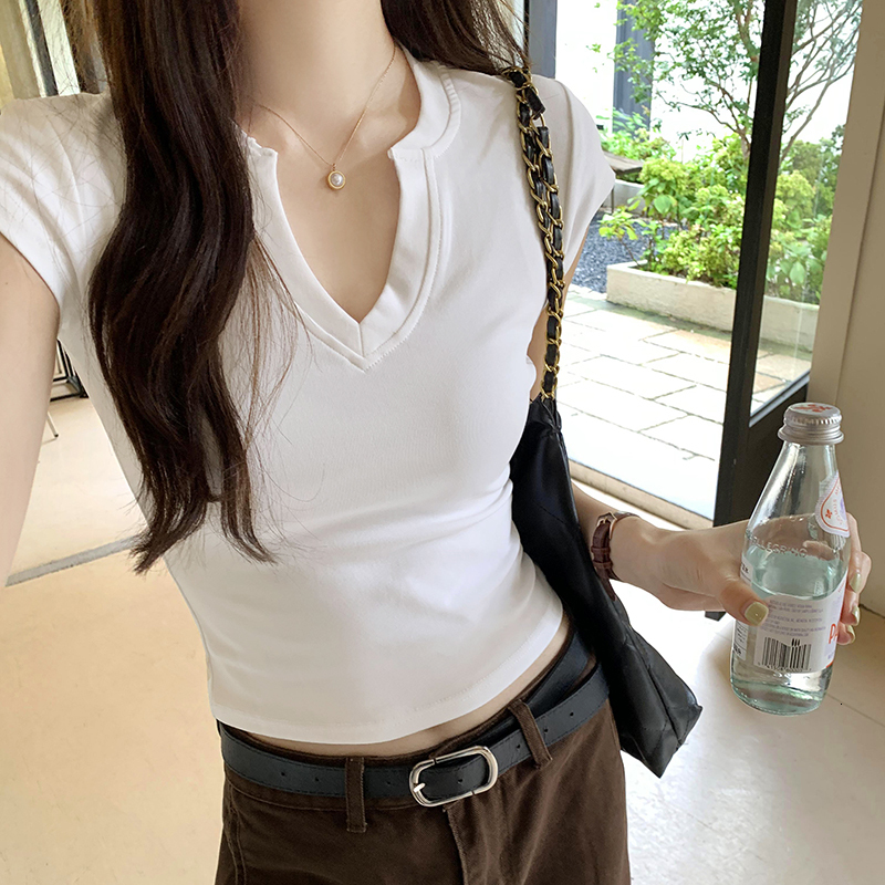 Sweet spicy V-neck slim fit shoulder sleeved T-shirt for women's summer new style, niche, unique and chic short top