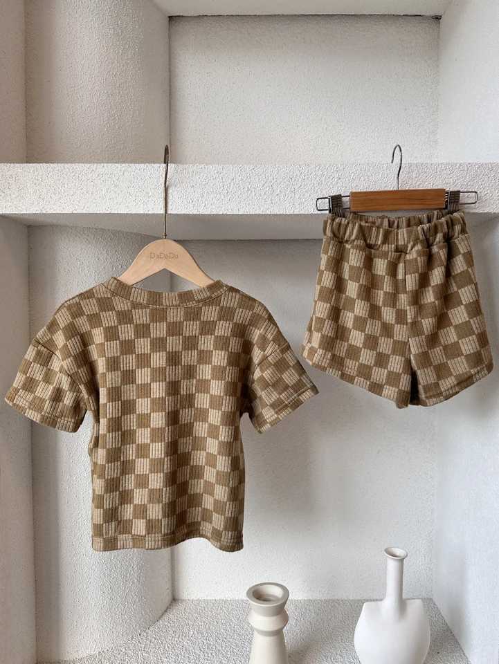 Clothing Sets 2 pcs Summer baby retro outfits plaid top and shorts Loose neutral short sleeved set kids neutral clothes