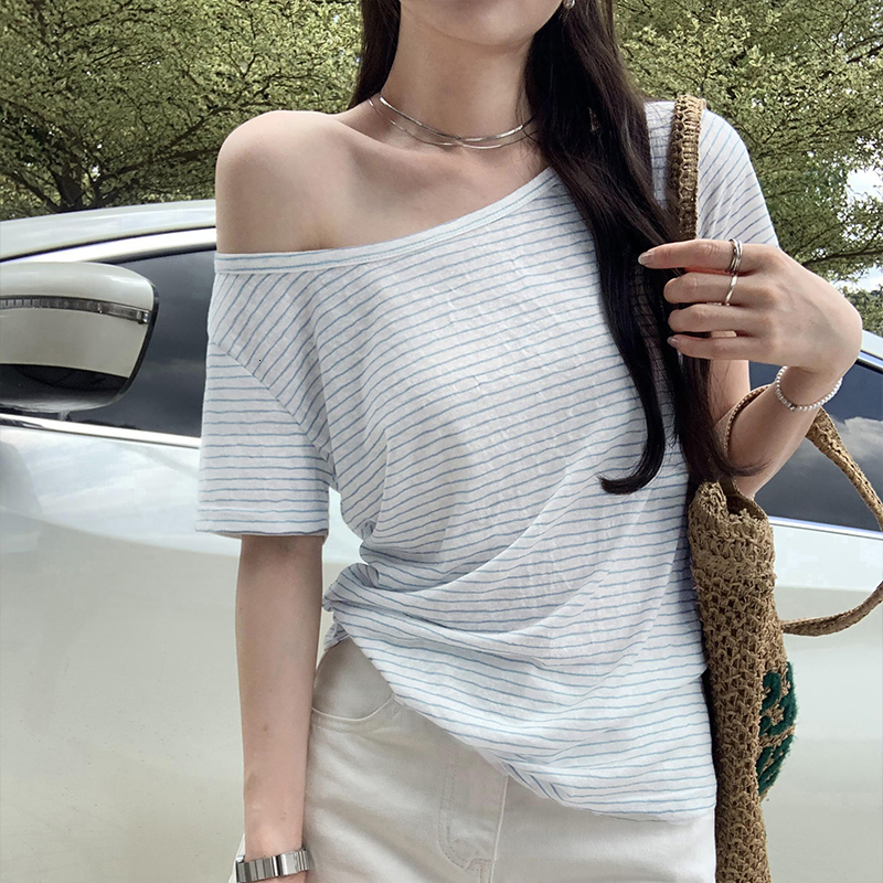This year's popular beautiful temperament off shoulder wide neck short sleeved T-shirt for women's summer 2024 new versatile top