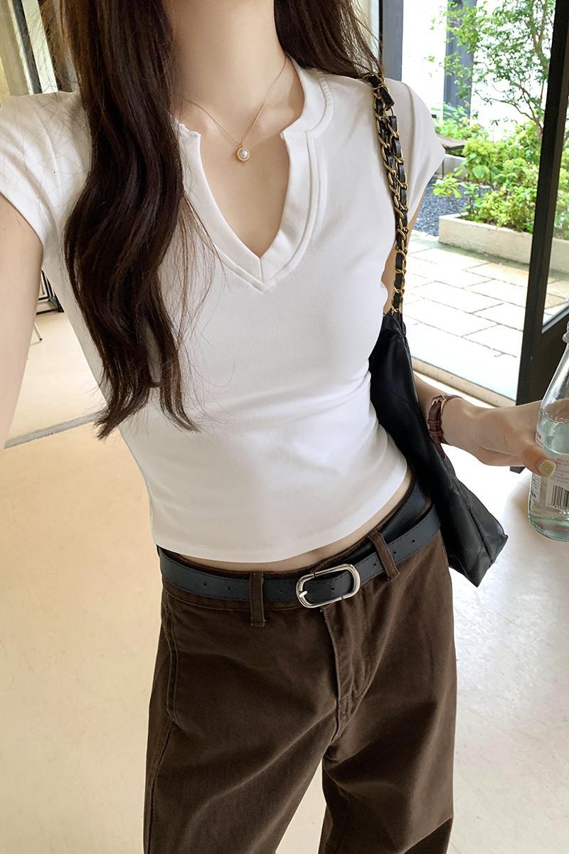 Sweet spicy V-neck slim fit shoulder sleeved T-shirt for women's summer new style, niche, unique and chic short top