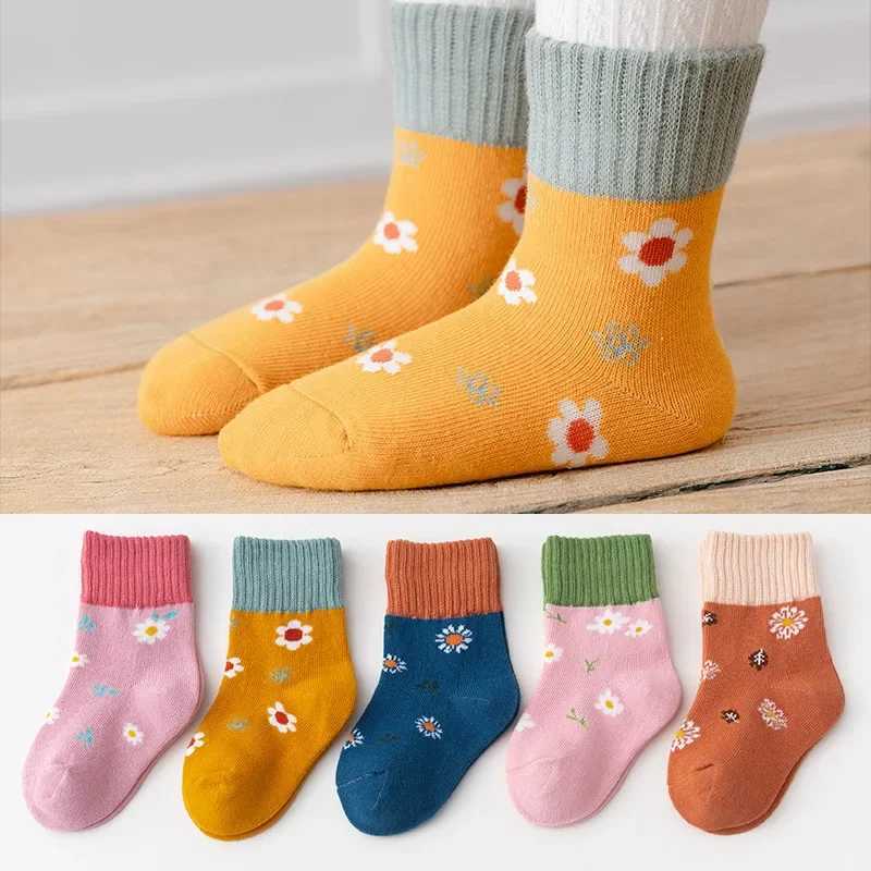 5 pairs/batch of cute baby girl socks autumn rainbow striped cotton childrens socks baby boy socks childrens soccer 1-12Y W241030