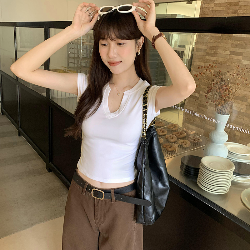 Sweet spicy V-neck slim fit shoulder sleeved T-shirt for women's summer new style, niche, unique and chic short top