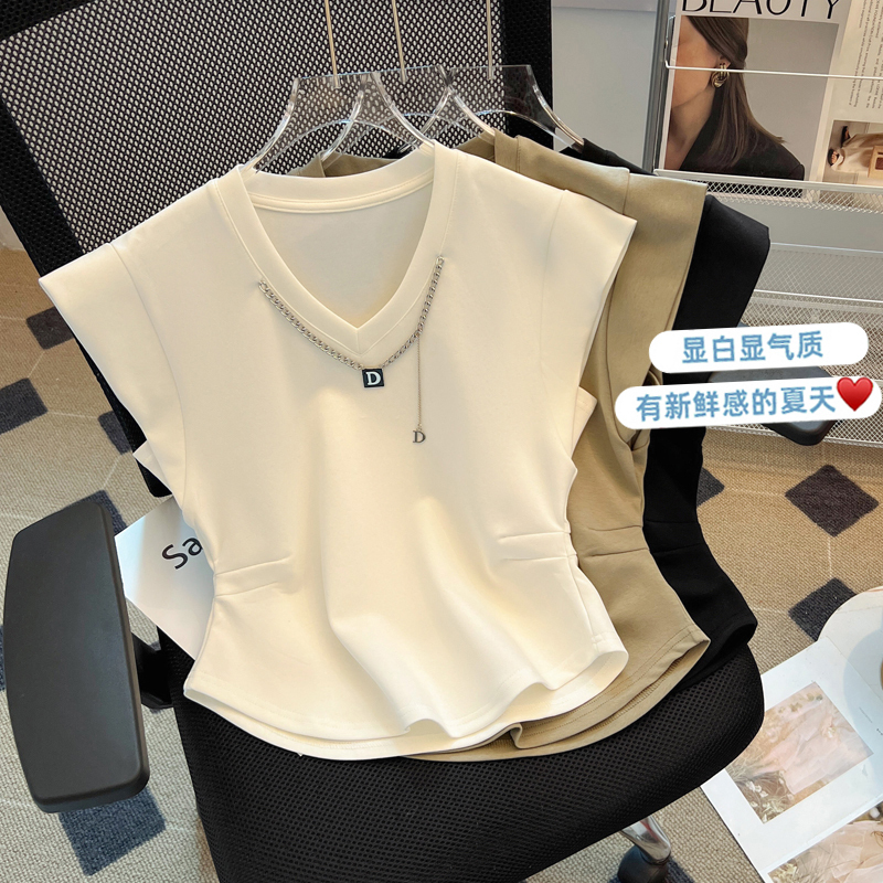 Summer V-neck short sleeved T-shirt for women in 2024, new small fashionable, stylish and casual sleeveless top, European goods