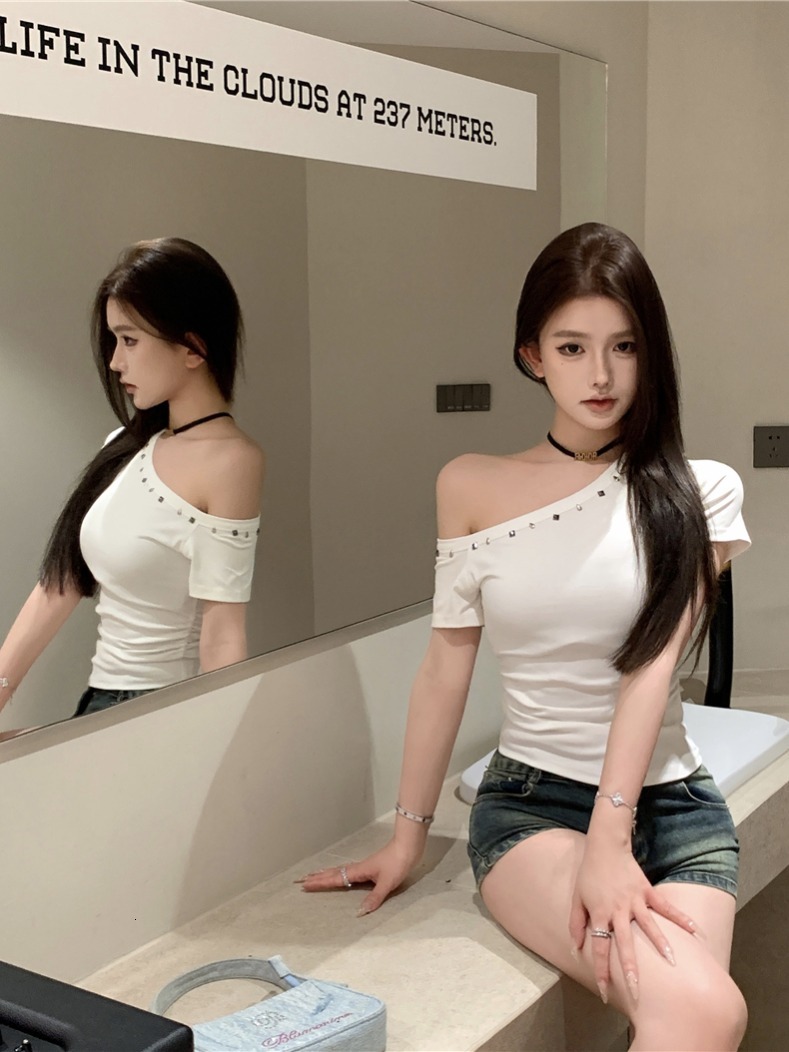 ~Irregular sloping shoulder willow sleeved T-shirt for women's summer waist, short style spicy girl top