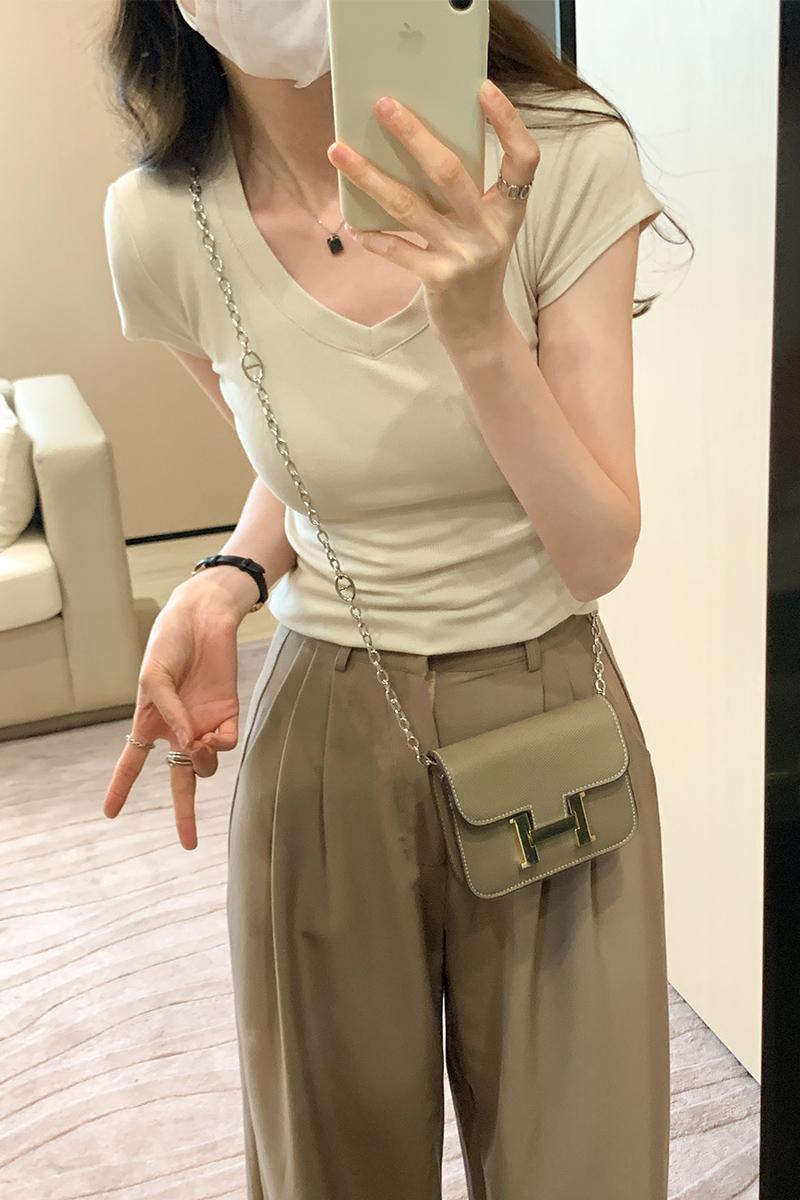 Korean casual simple versatile slimming solid color V-neck short sleeved T-shirt for women with stretch and slim fit