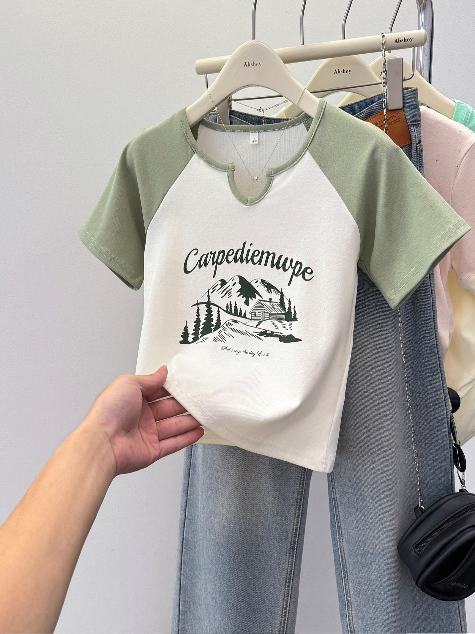 * 1 thread 210g sleeved T-shirt with summer trendy print, front shoulder slim fit short V-neck top, women's clothing