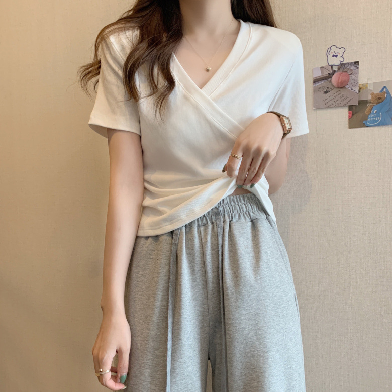 Cross V-neck sleeved T-shirt for women in summer, slim fit and slimming short style