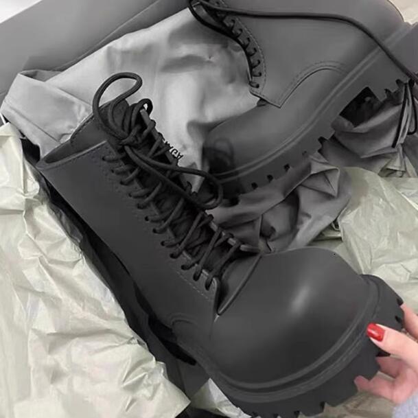 Black Matte Leather Big Round Toe Cross Tied Lace Up Thick Sole Mid-Calf Men High Top Leisure Outdoor Short Boots 241109