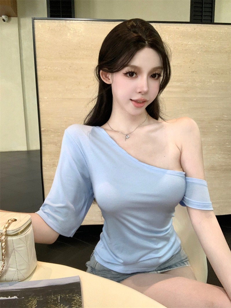 Pure desire spicy girl style slanted shoulder short sleeved T-shirt for women, slim fit and slimming, pleated casual versatile top