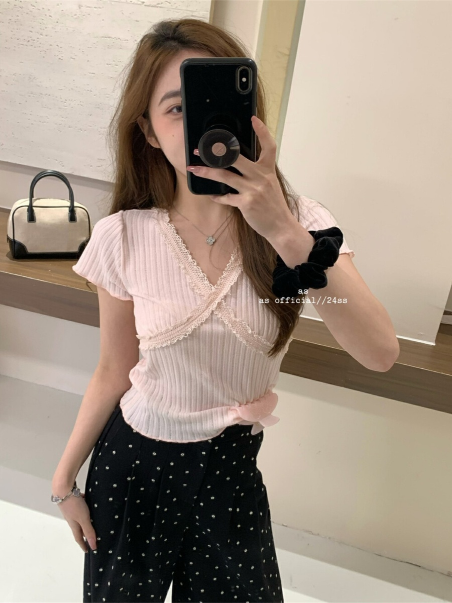 Lace tee shoulder V-neck mini shirt for women, versatile, slim fit and slimming short sleeved top