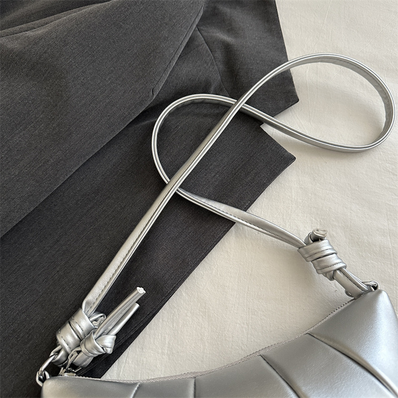 2025 Designer women for 3 Sier 2024 new summer fashion design, niche single shoulder crossbody dumpg bag, popular horn bag design, ,