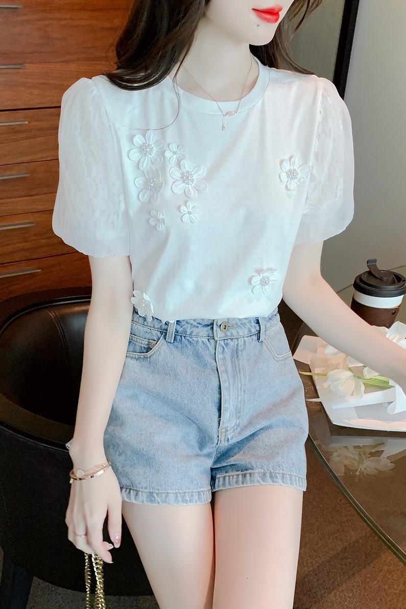Flower studded short sleeved T-shirt for women in the summer of 2024, new loose and elegant ladies with a foreign style top, versatile base shirt