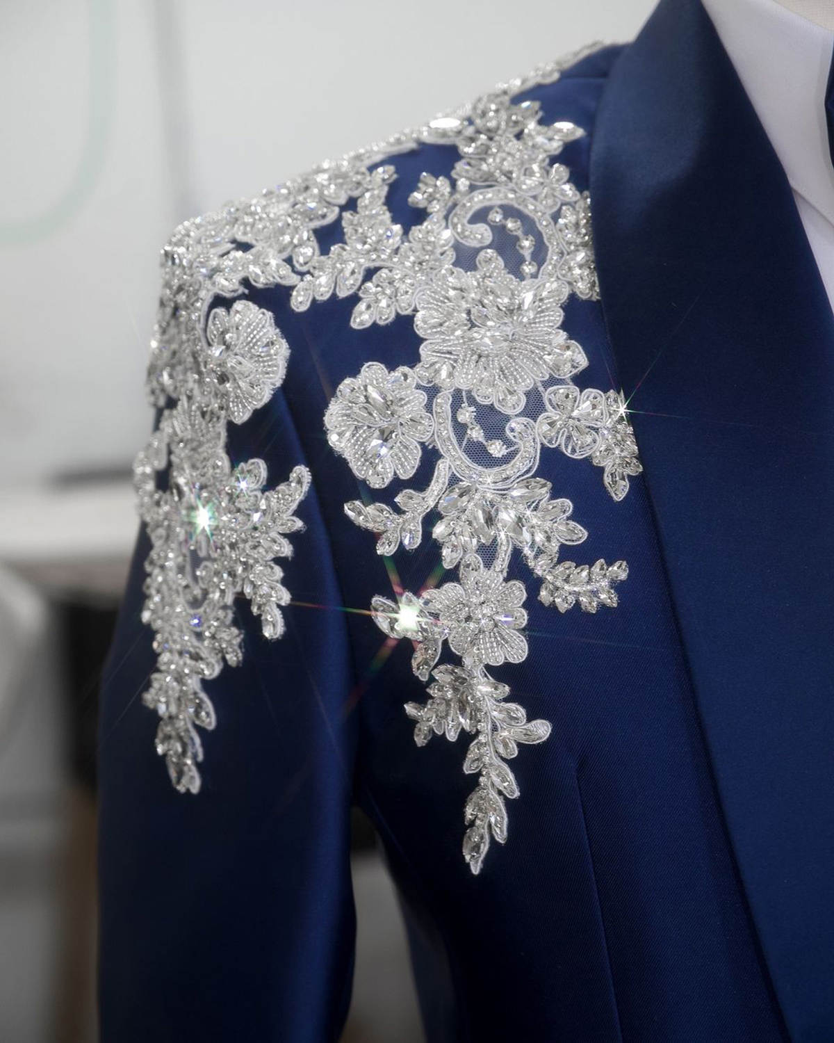 Formal Men Wedding Suits 2 Pieces Appliques Custom Made Handsome Wedding Tuxedos For Business Groom Wear