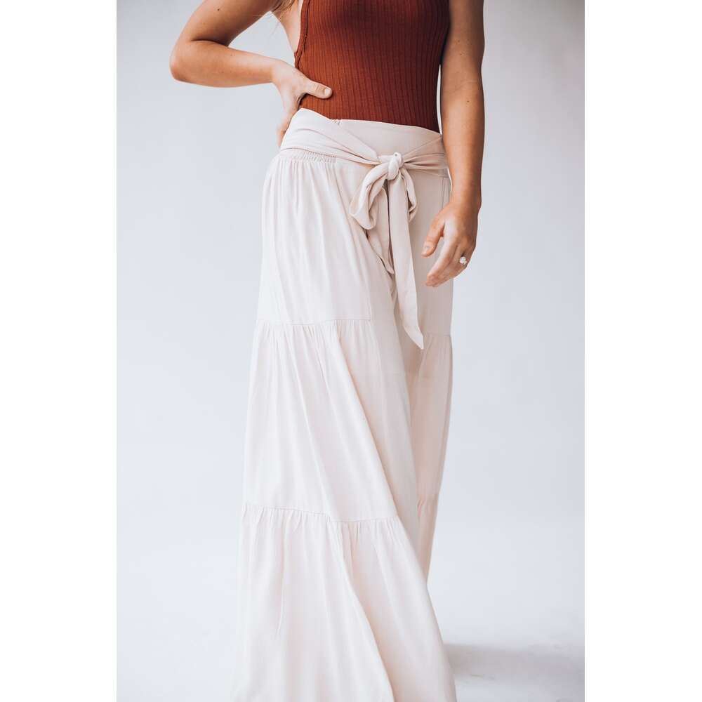 2021 Women's Autumn Winter New Casual Elastic Pants with Loose Straps and Solid Color Pleats College Style Sport Plaid Trousers Half Pants for Me