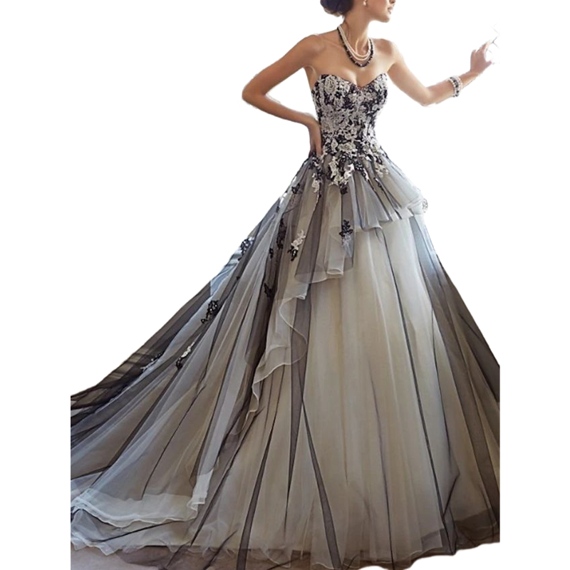 2024 Ivory And Black Gothic Wedding Dresses Lace Appliques Strapless Sweetheart Corset A-Line Long Tulle Bridal Gowns Pleats Tiered Garden Mariage Rob