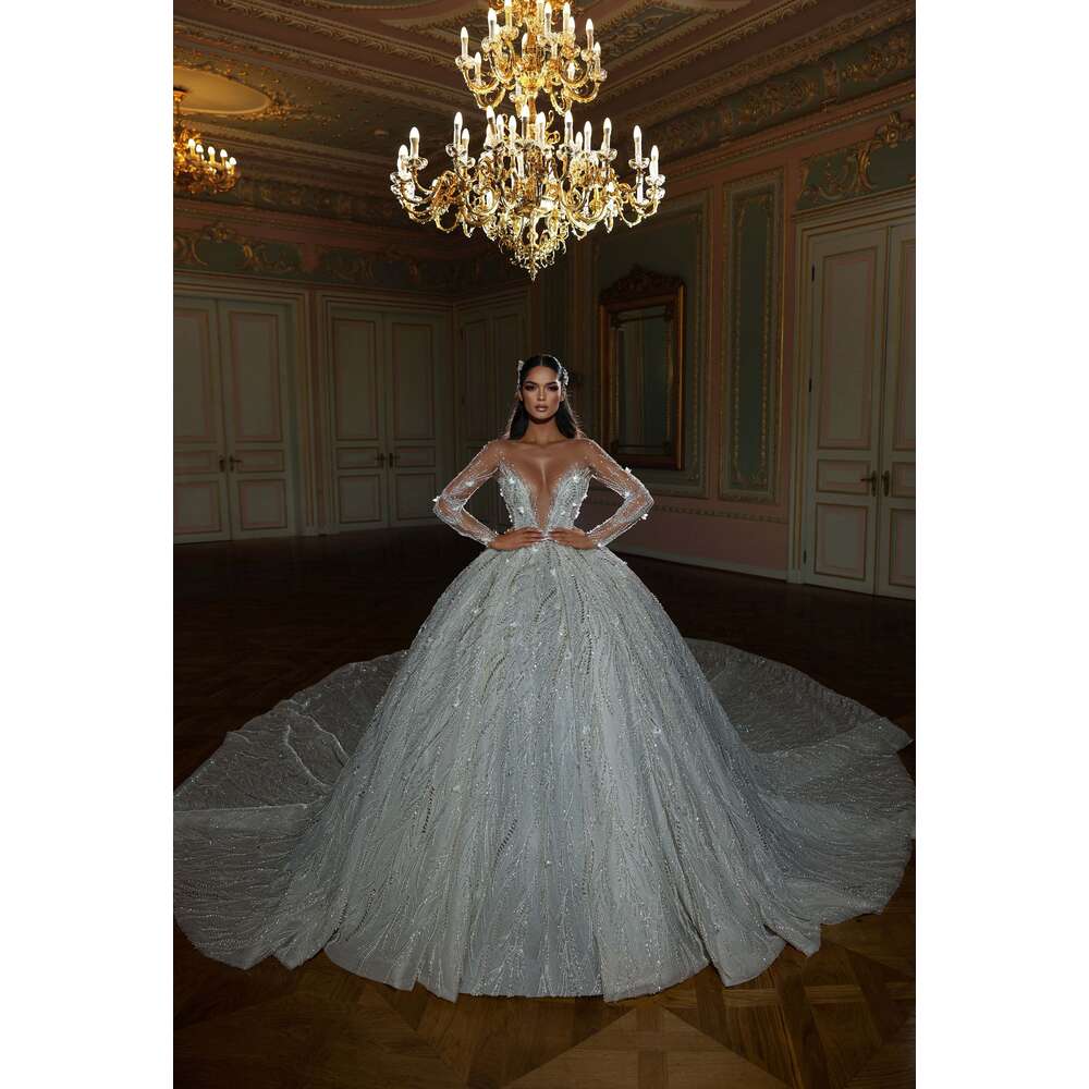 Elegant Ball Gown Wedding Dresses V Neck Long Sleeves Appliques Lace Bridal Gowns Custom Made Sweep Train Robe De Mariee