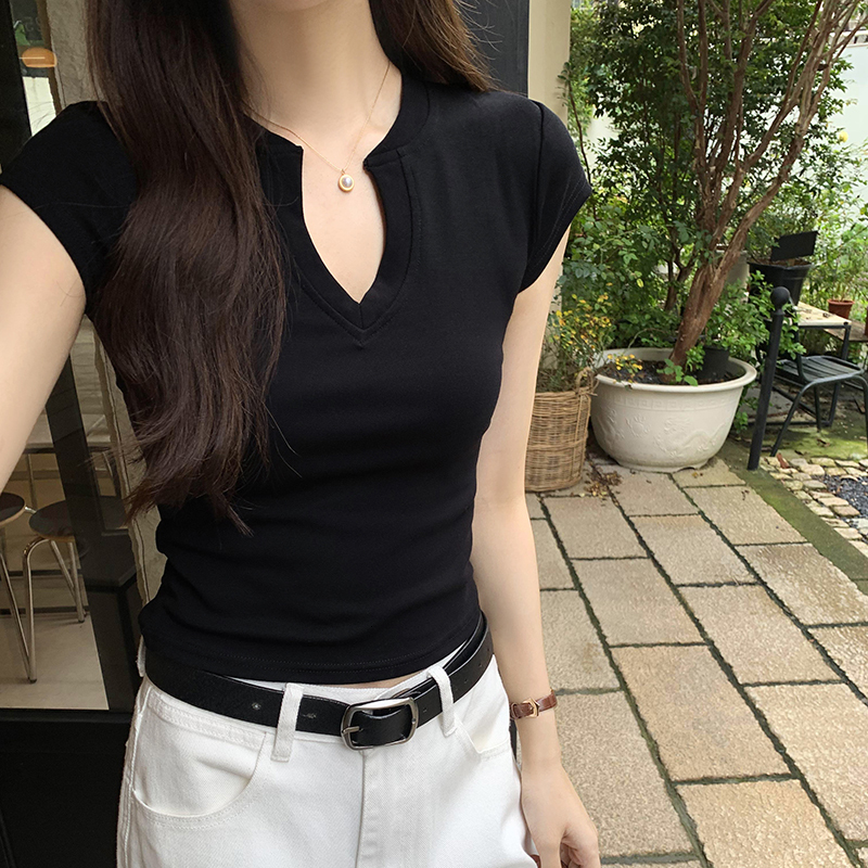 Sweet spicy V-neck slim fit shoulder sleeved T-shirt for women's summer new style, niche, unique and chic short top
