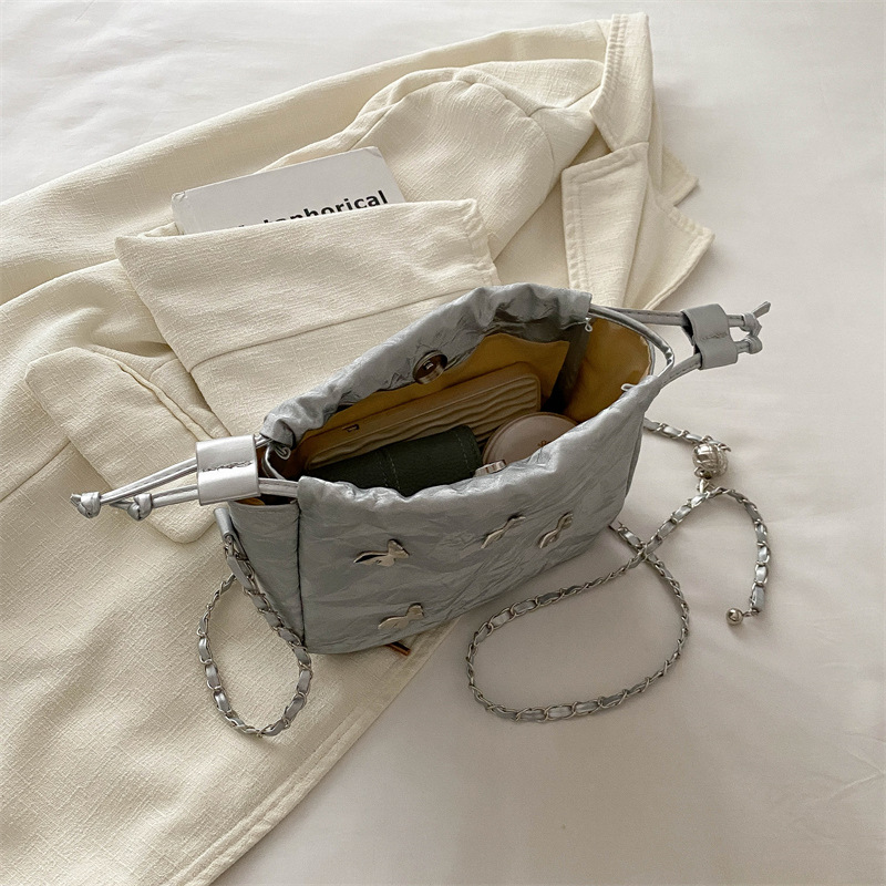 2025 Designer This year's popular 3 chain bucket for women 2024 new niche design crossbody small fashionable pleated bag