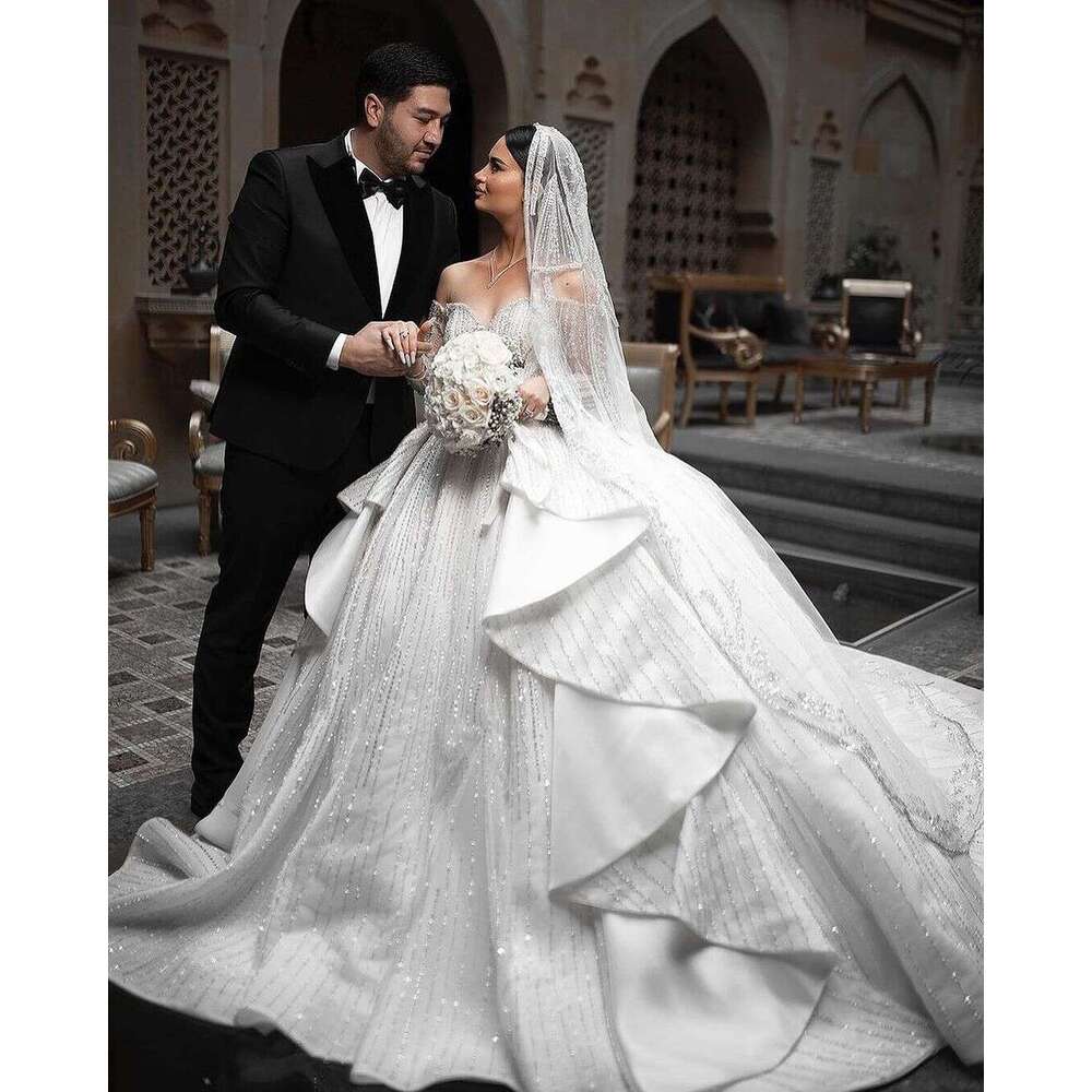 Princess Ball Gown special Dresses Sexy Sweetheart Bridal Gowns Custom Made Sequins Appliqued Lace Sweep Train Robe De Mariee