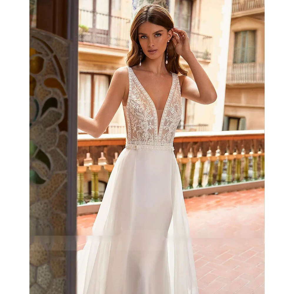 Romantic A-e Wedding Dresses V Neck Illusion Tulle Skirt Spaghetti Strap Bride Gown Mermaid Dress Lace Sexy Backless
