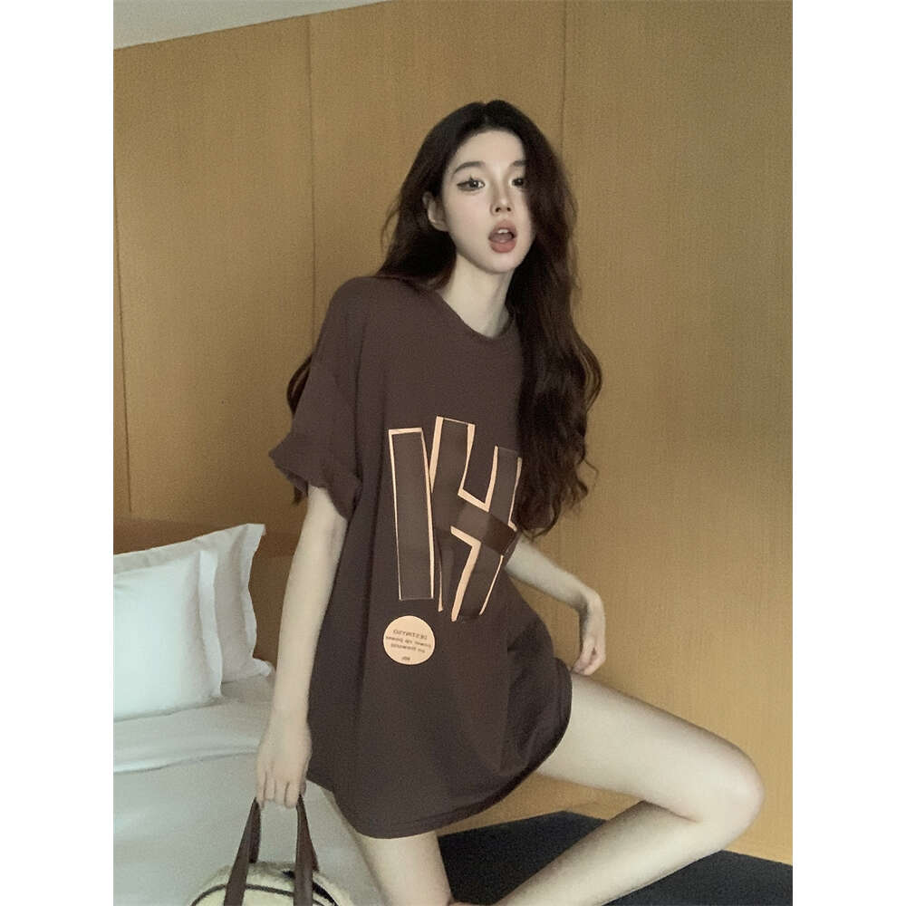 Spring and summer Instagram style minimalist letter loose short sleeved T-shirt paired with medium length top for women
