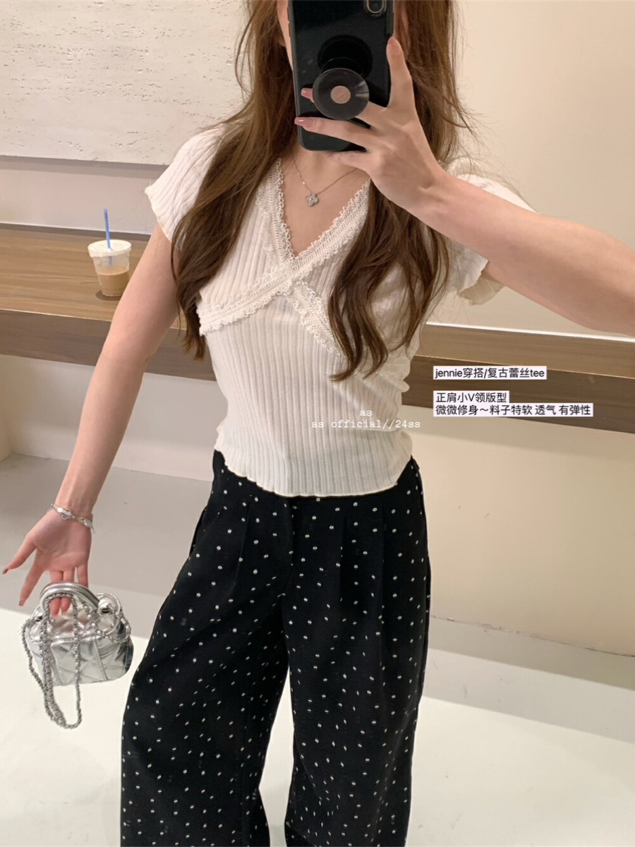 Lace tee shoulder V-neck mini shirt for women, versatile, slim fit and slimming short sleeved top