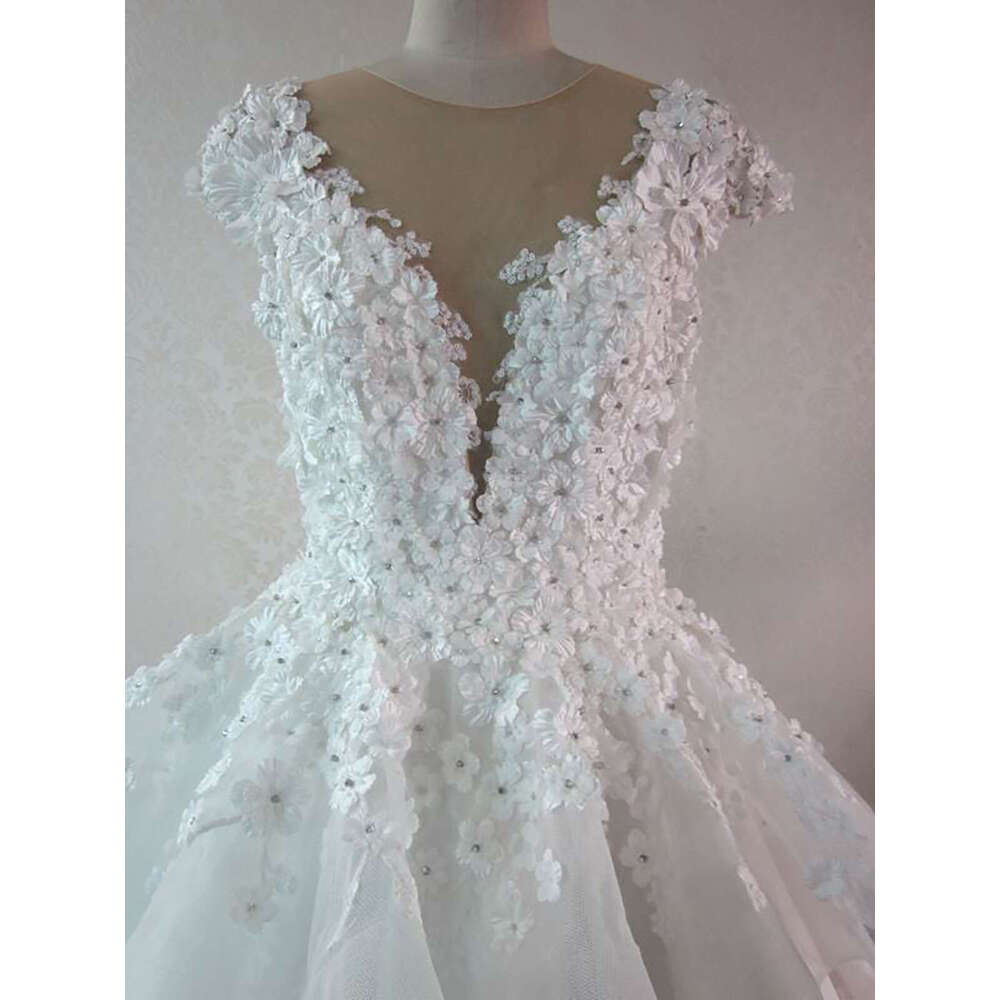 Princess A Line Wedding Dresses V Neck Capped Sleeves Bridal Gowns Custom Made Beads Appliqued Lace Sweep Train Robe De Mariee