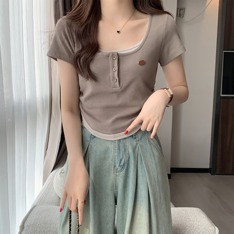 Fake two shoulder short sleeved T-shirts for women in summer 2024, new American style sweet spicy base, waist cinching and pleated slim fit top