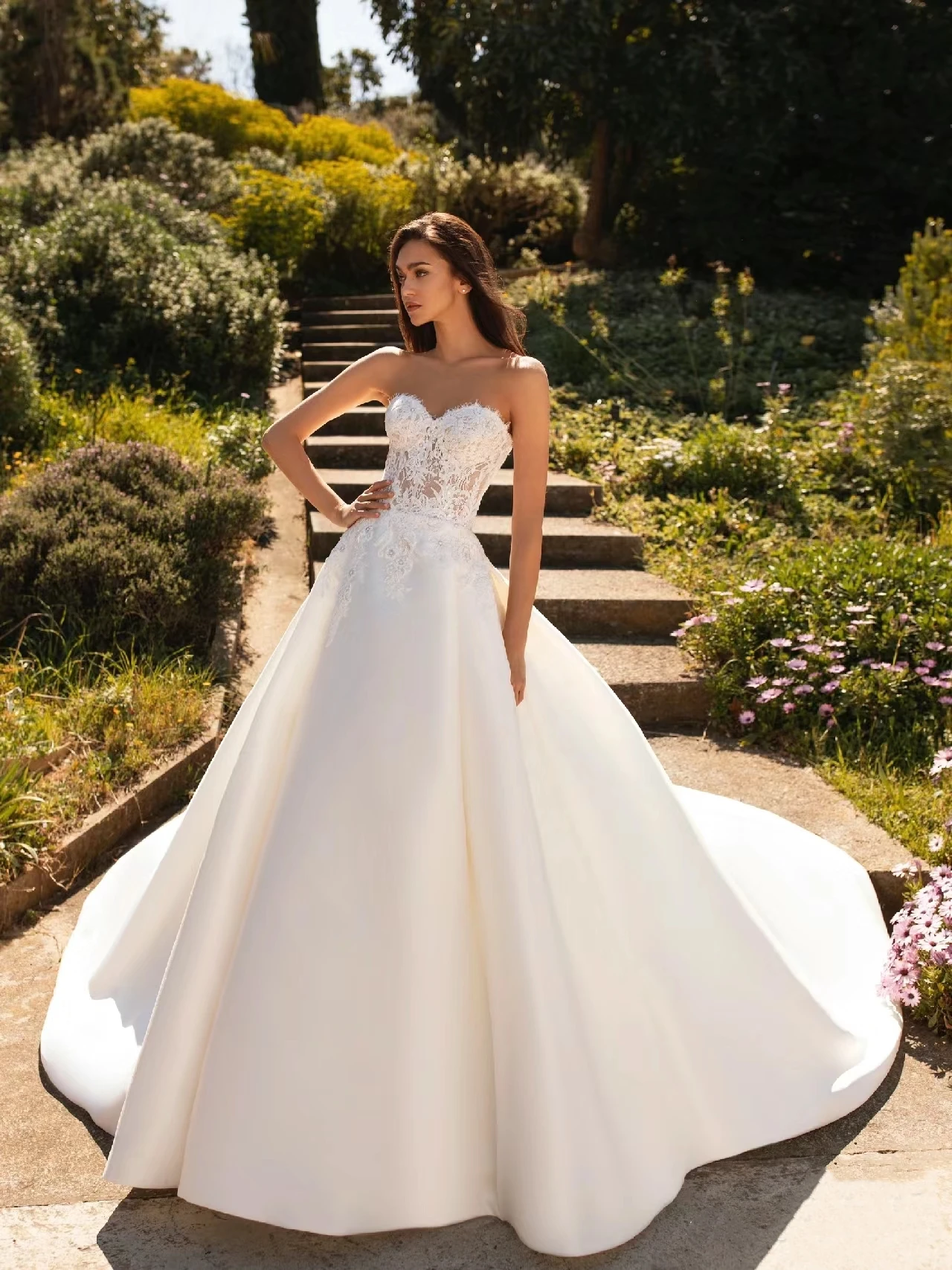 Classic A-Line Women Wedding Dress Sweetheart Neck Bridal Gowns With Jacket Appliques Sweep Train Dress Custom Made vestidos de novia