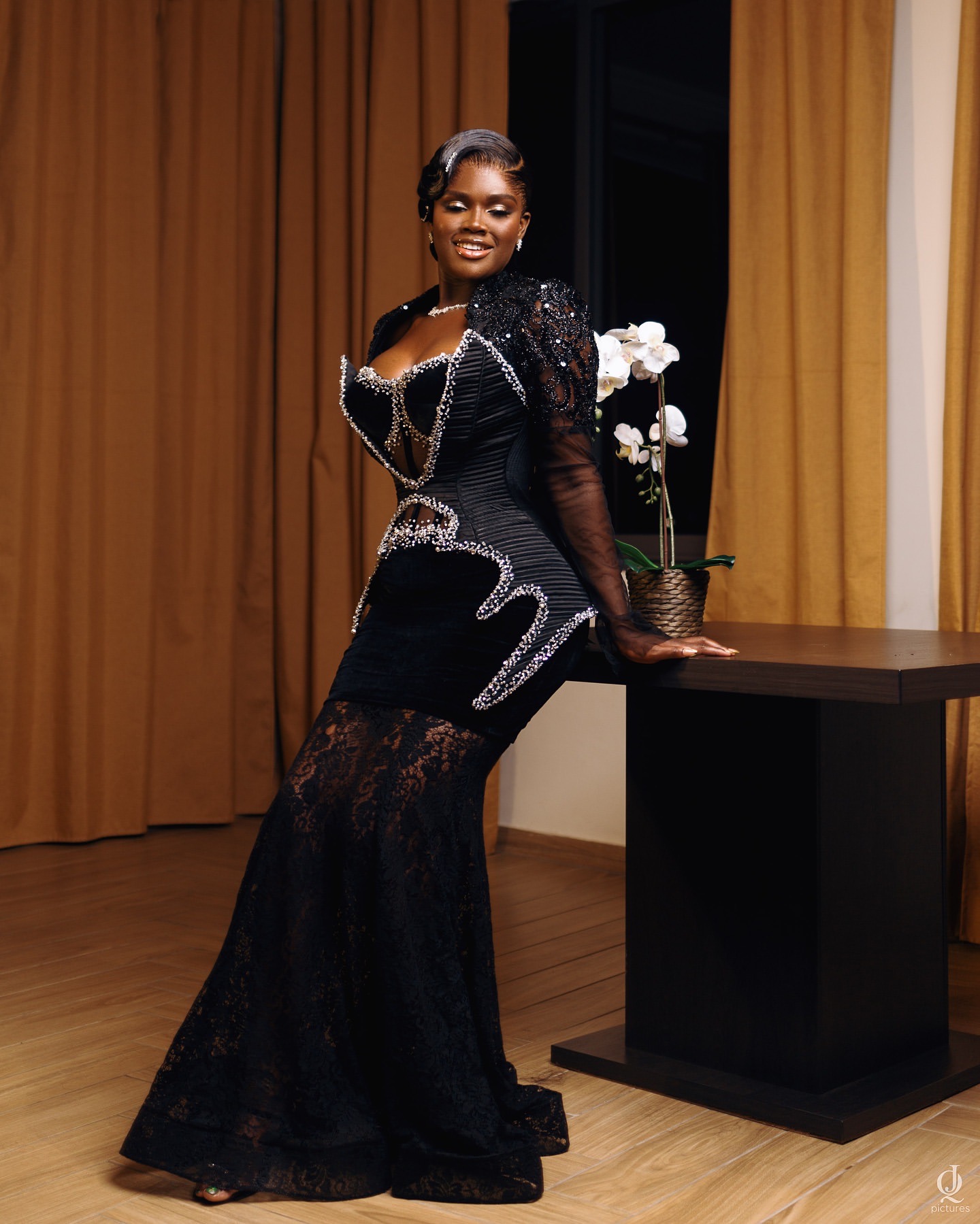 2024 2024 Plus Size Black Mermaid Prom Dress Lacefull Promdress Beaded Crystals Vintage Evening Formal Party Second Reception Birthday Engagement Gown