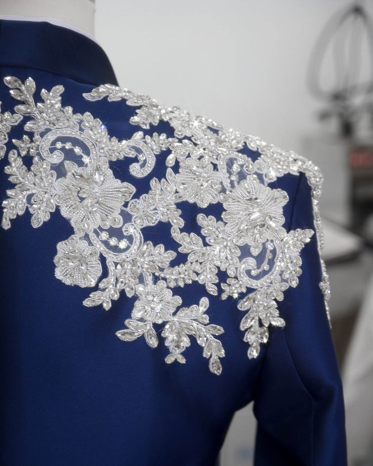 Formal Men Wedding Suits 2 Pieces Appliques Custom Made Handsome Wedding Tuxedos For Business Groom Wear