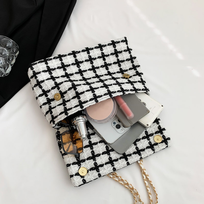 2025 Designer Super for 3 popular women's Instagram niche 2023 new fashionable plaid cloth versatile chain shoulder crossbody small square bag