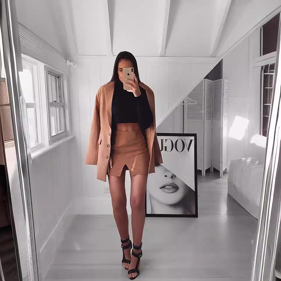 2023 Popular Loose Versatile Half Sleeve Hip Hop Slim Crop Top Casual Sports Fitness Brushed Couples Round Neck Women's Solid Turtleneck Man Woma