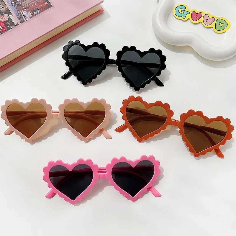 Sunglasses Children Cute Sweet Sunglasses Heart Outdoor Boys Girls Lovely Personality Street Shooting Sunglasses Classic Kids Sunglasses