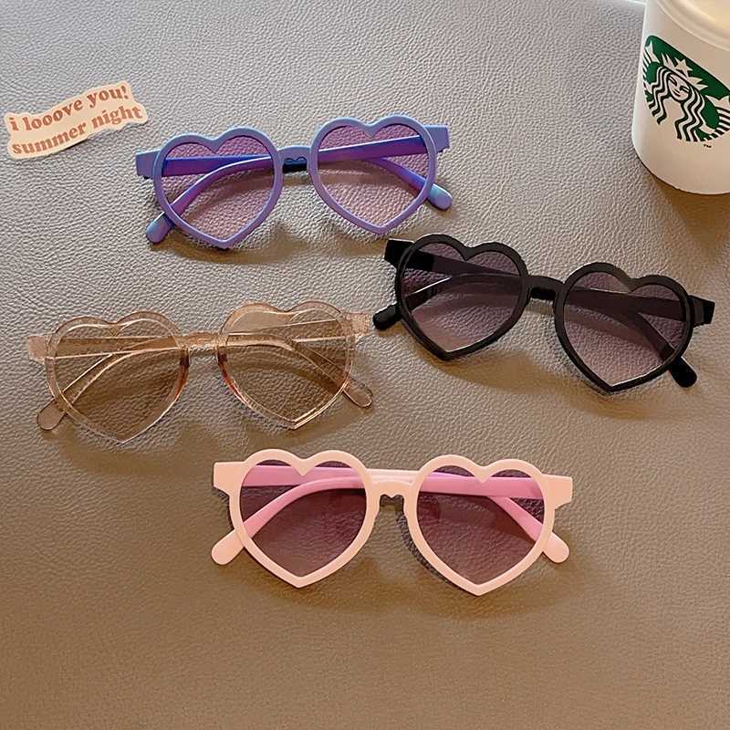 Sunglasses Children Lovely Baby Girls Cute UV400 Sunglasses Solid Color Heart Shape Outdoor Sun Protection Sunglasses Acrylic Kids Glasses