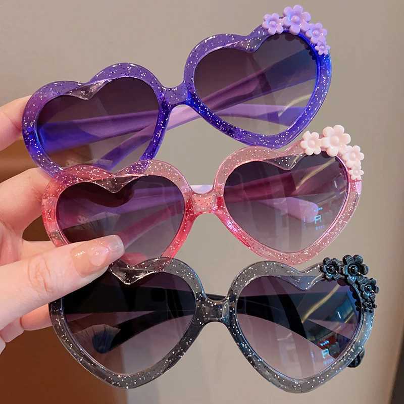Sunglasses 2023 Baby Girls Cute Acrylic Heart Shape Flowers UV400 Sunglasses Children Outdoor Sun Protection Sunglasses Kids Sun Glasses