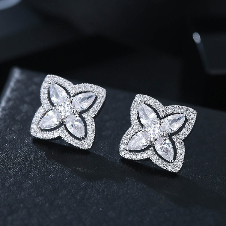 Designer Earrings Shiny Four Cornered Flower Full Diamond High Quality Copper Ear Studs Inlaid Zircon Earring Jewelry Festival Gift Accessory