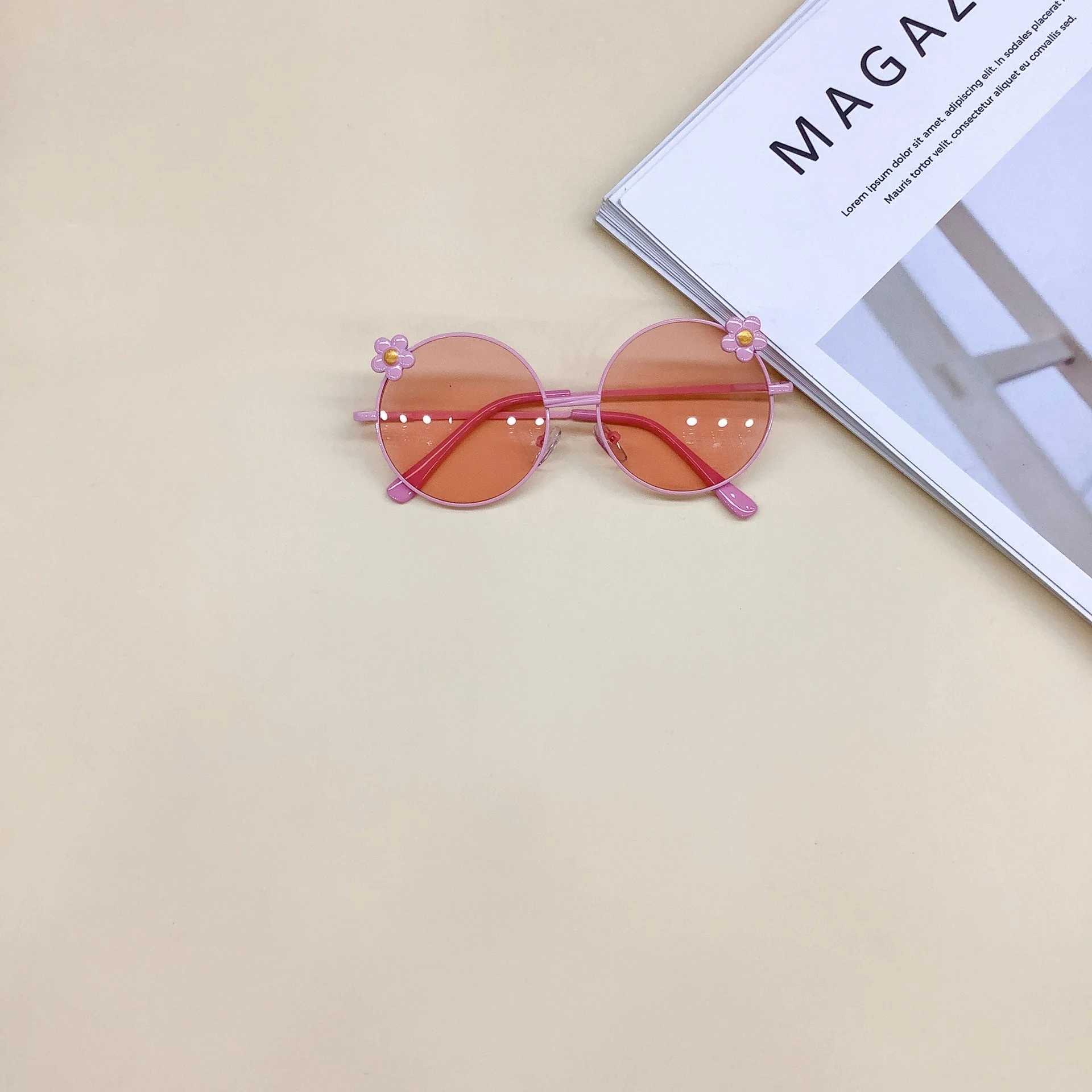 Sunglasses Personalized new childrens sunglasses Fashion travel concave Korean flower round frame baby sunglasses