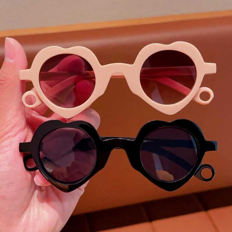 Sunglasses 2024 New Children Fashion Heart Shaped Hollow Sunglasses UV400 Girls Boys Cute Outdoor Sun Protection Sunglasses Kid Sun Glasses