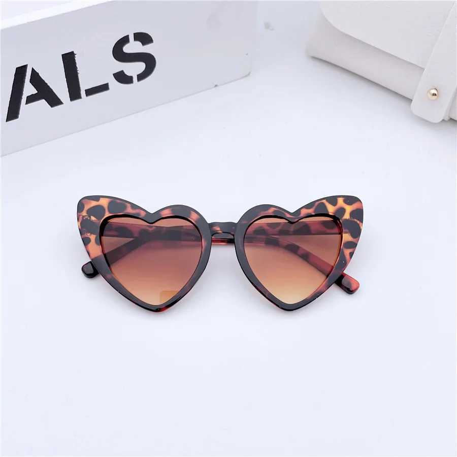 Sunglasses Childrens cute caring fashionable sunglasses new trendy baby glasses photo taking design girls UV resistant sunglasses
