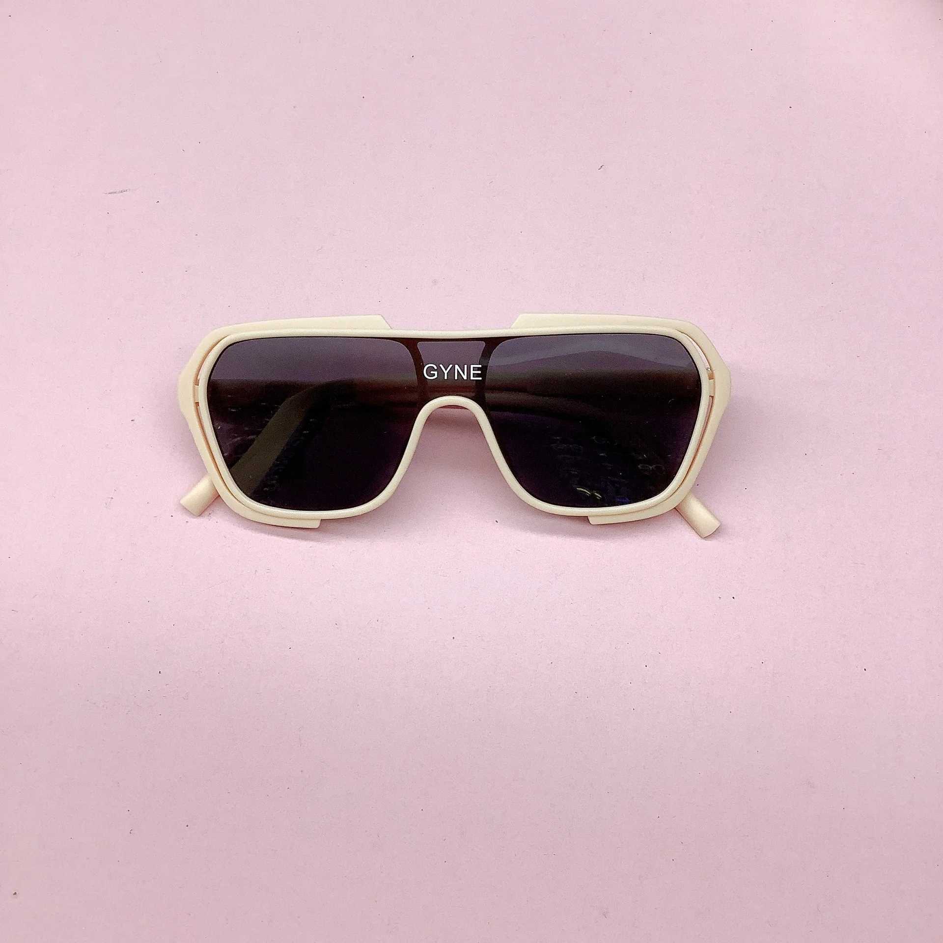 Sunglasses Childrens sunglasses for outing in the street anti-UV INS wind childrens sunglasses fashionable and trendy sunglasses