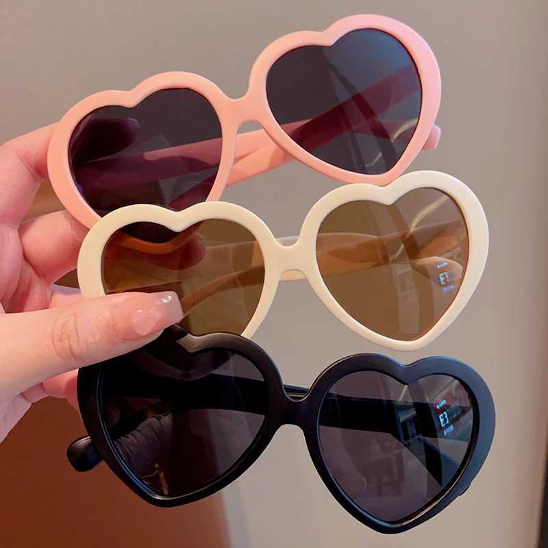 Sunglasses 2023 New Children Colors Heart Circle Edge UV400 Sunglasses Baby Girls Lovely Outdoor Sun Protection Sunglasses Kid Sun Glasses