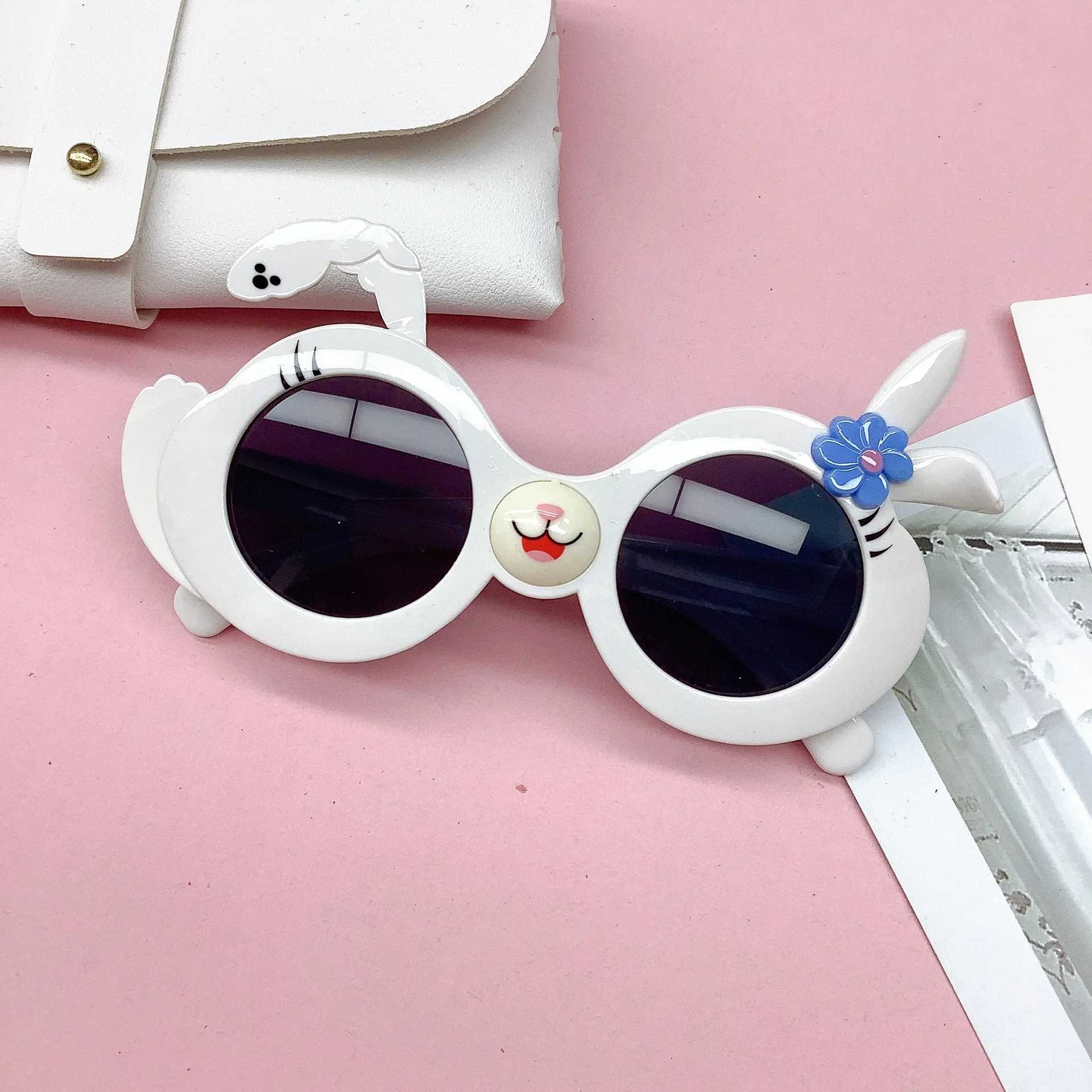 Sunglasses Fashionable cute bunny shaped childrens sunglasses UV resistant baby sunglasses travel photo glasses