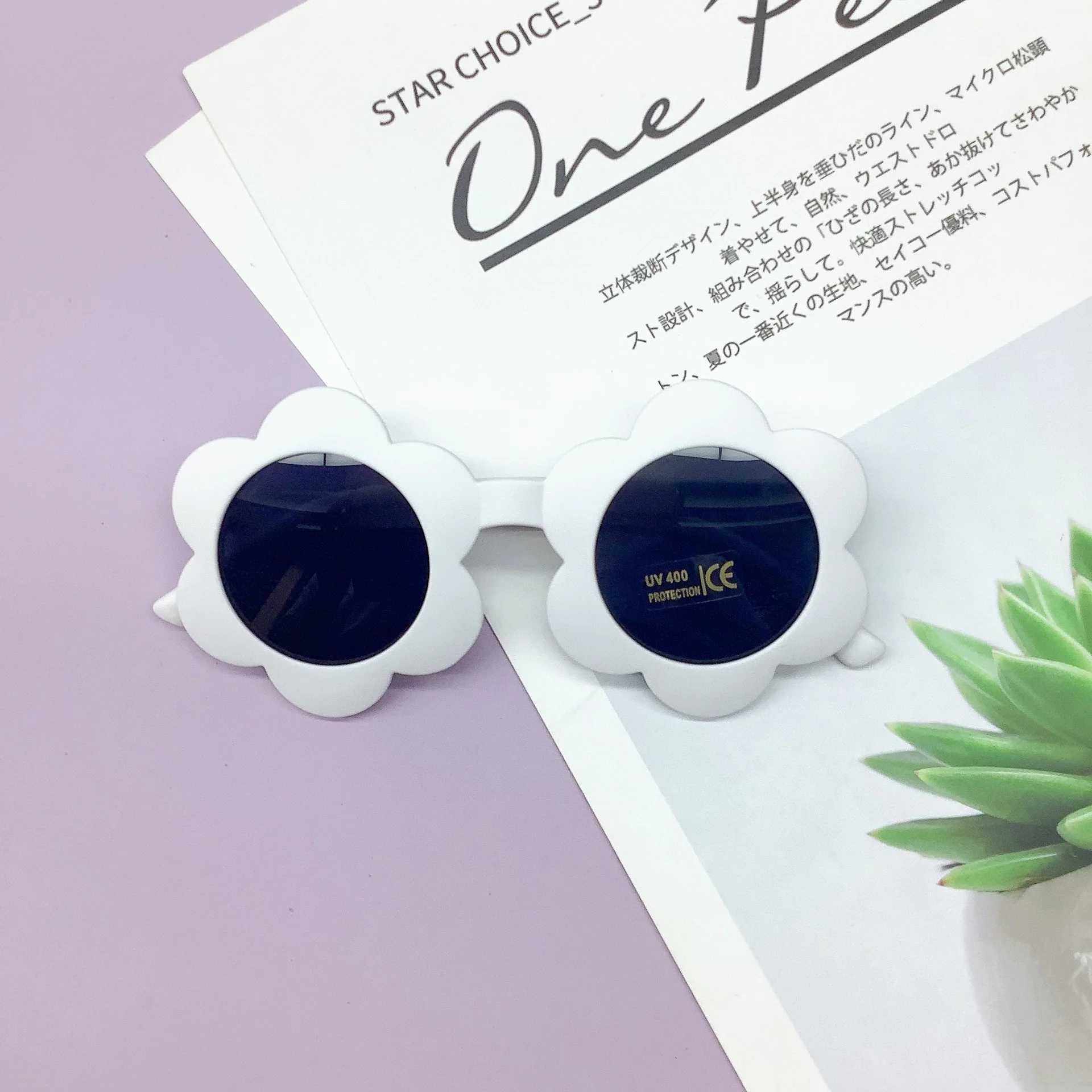 Sunglasses Childrens sunglasses New fashion lovely sunglasses Babys super cute childrens UV resistant multi-color glasses