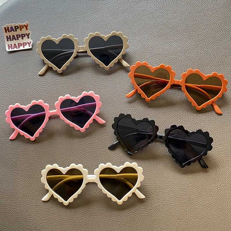Sunglasses 2023 New Children Vintage Colorful Wave Heart Sunglasses UV400 Fashion Outdoor Girls Boys Protection Sunglasses Kids Sun Glasses