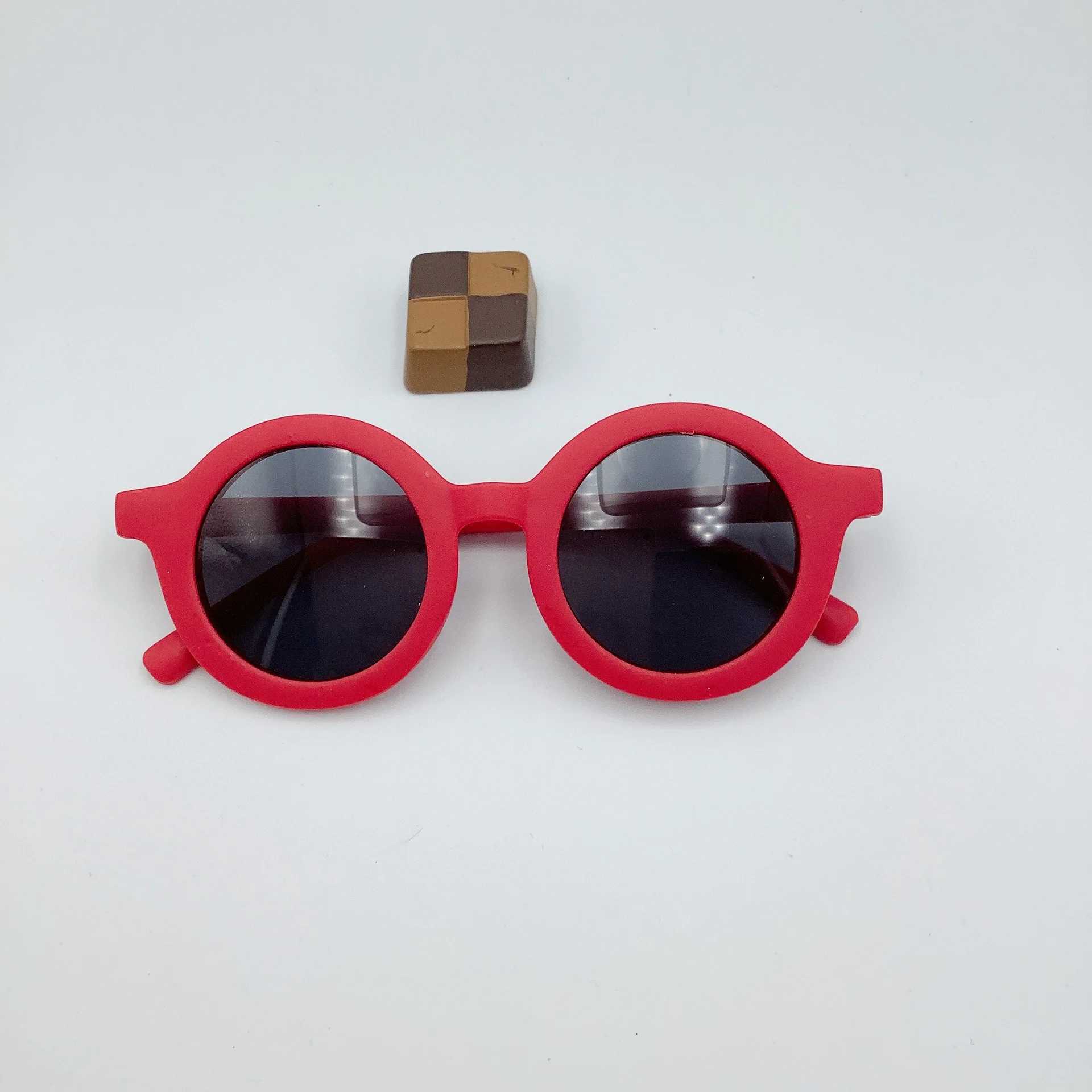 Sunglasses 2023 new childrens sunglasses yuanchaotong UV400 plastic glasses sunglasses