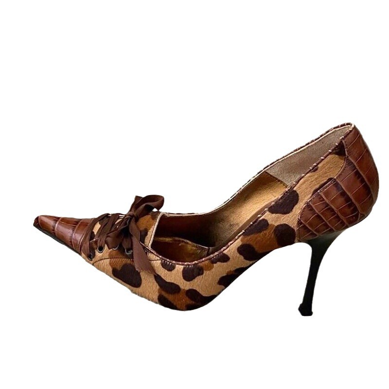 Niche leopard print hot girl European and American style pointed thin heel lace up high heels for women